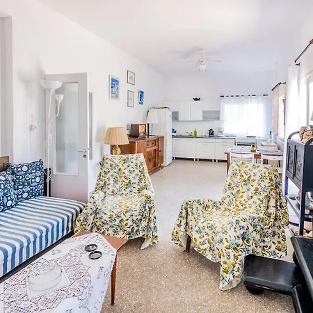 דירה Traditional Floor 90 Meters From The *