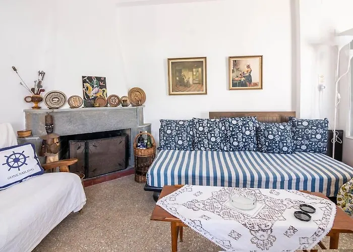 Traditional Floor 90 Meters From The * Batsi